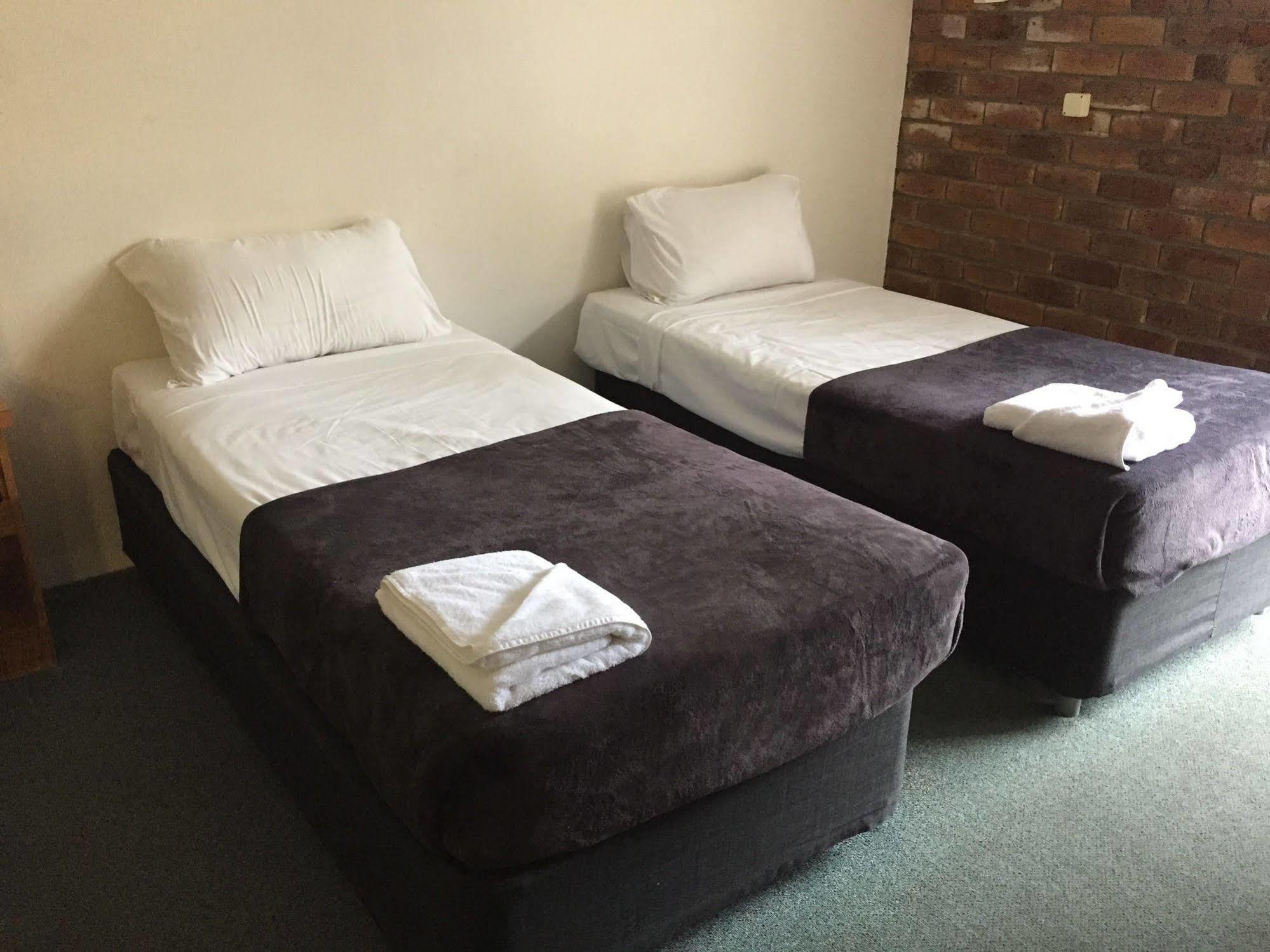 Coomera Motor Inn Gold Coast Bagian luar foto